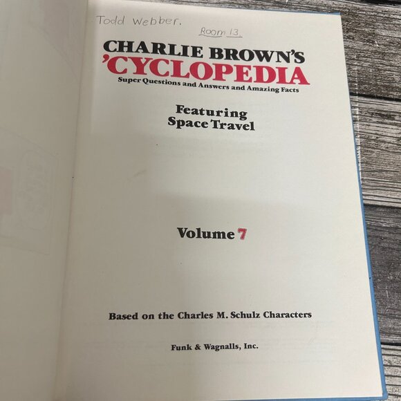 1980s Charlie Brown's Cyclopedia Featuring Space Travel Book Volume 7 - Picture 4 of 7